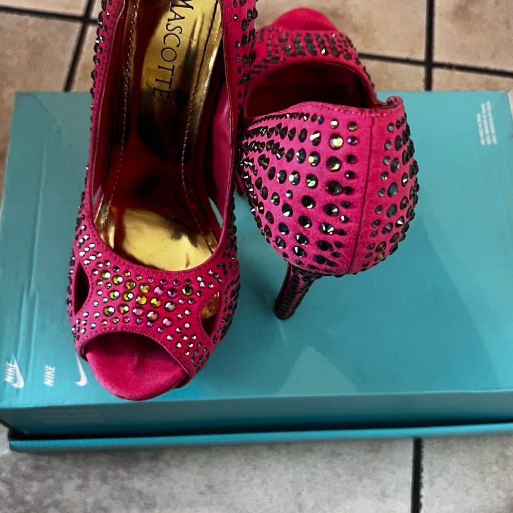 Scott Pink Studded Women's Heels